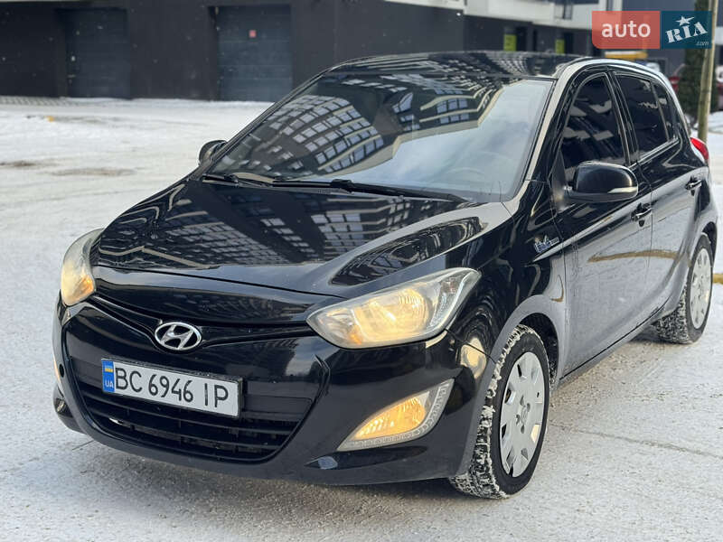 Хетчбек Hyundai i20 2012 в Івано-Франківську