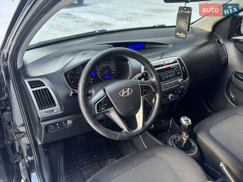 Хетчбек Hyundai i20 2012 в Івано-Франківську