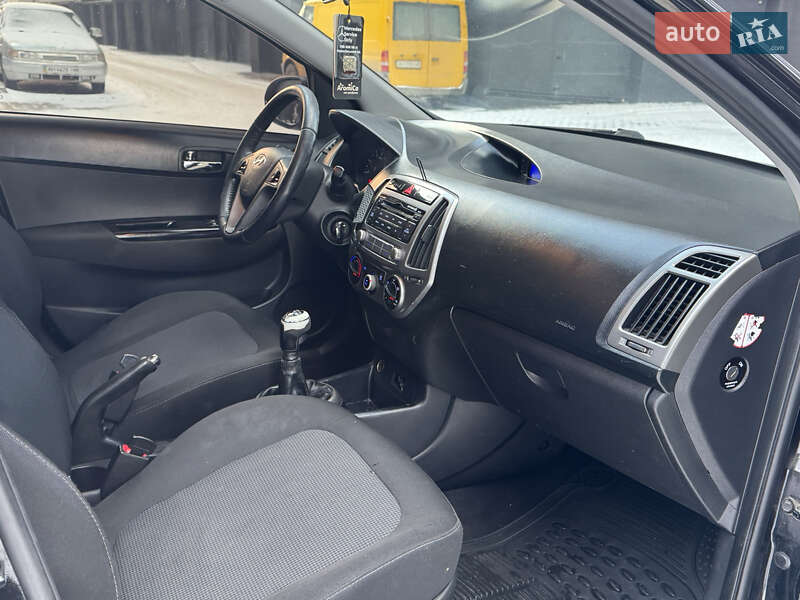 Хетчбек Hyundai i20 2012 в Івано-Франківську
