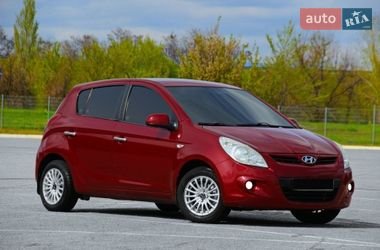 Хэтчбек Hyundai i20 2012 в Днепре