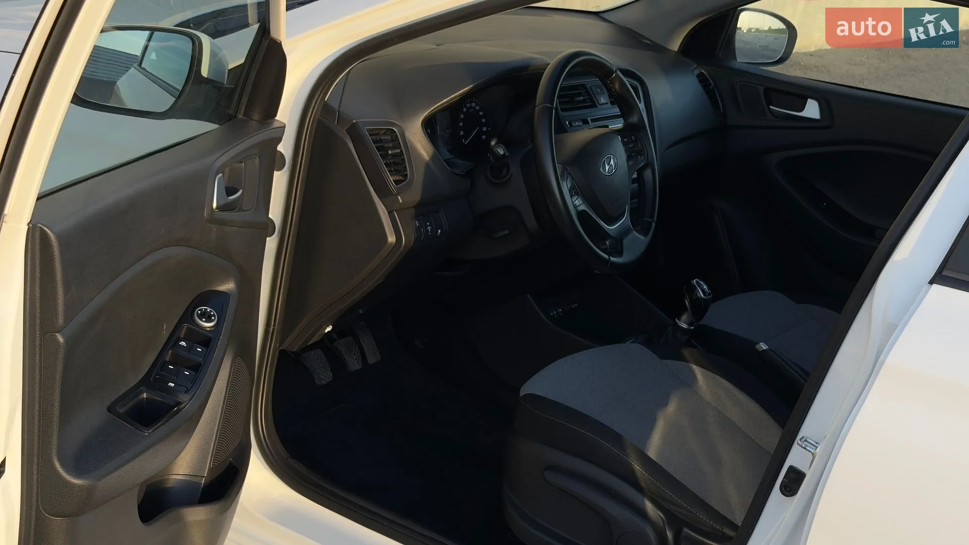 2015 Hyundai i20 - мініатюра 28