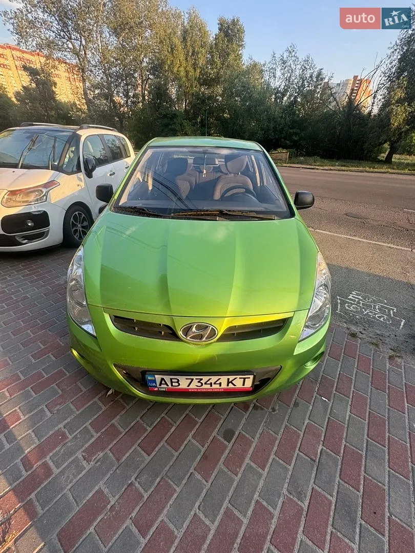 2010 Hyundai i20 - фото 1