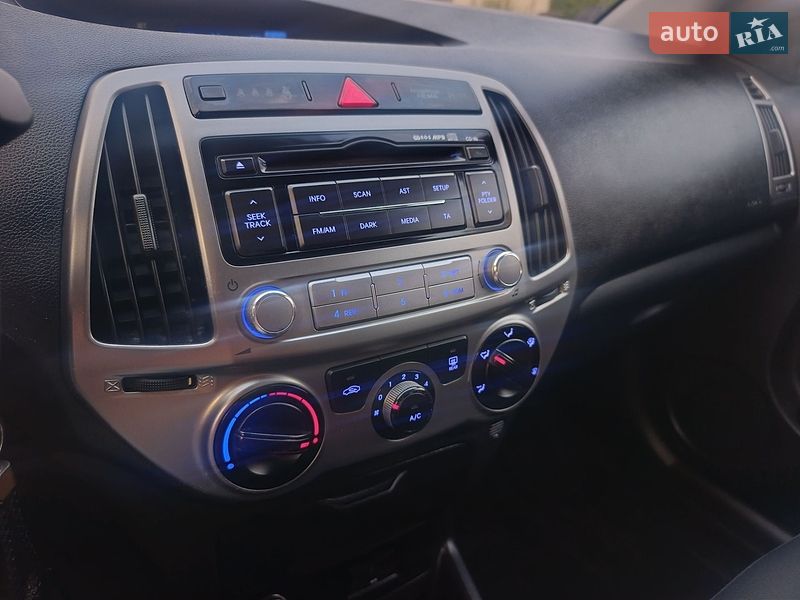 Хэтчбек Hyundai i20 2012 в Сумах