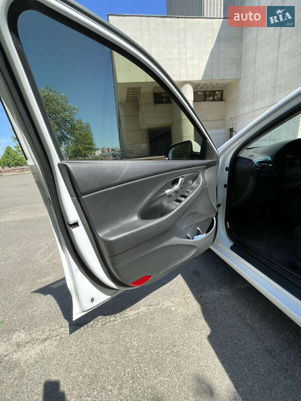 Универсал Hyundai i30 Wagon 2021 в Киеве