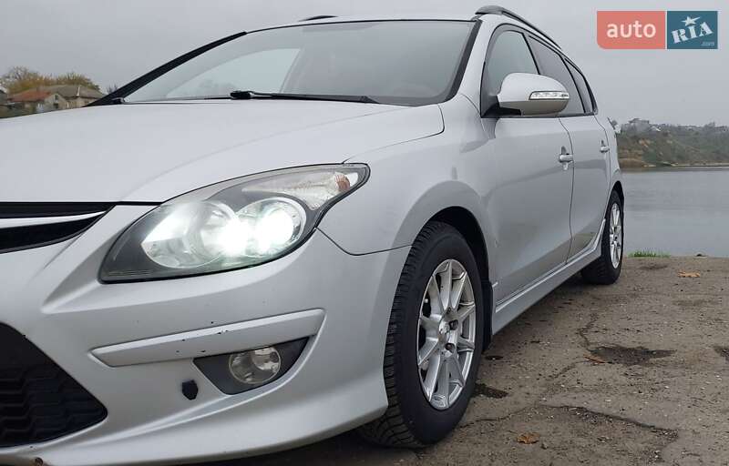 Универсал Hyundai i30 Wagon 2010 в Одессе фото 9 Универсал Hyundai i30 Wagon 2010 в Одессе