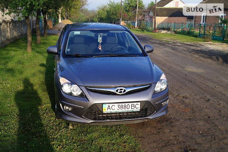 Хэтчбек Hyundai i30 2011 в Луцке