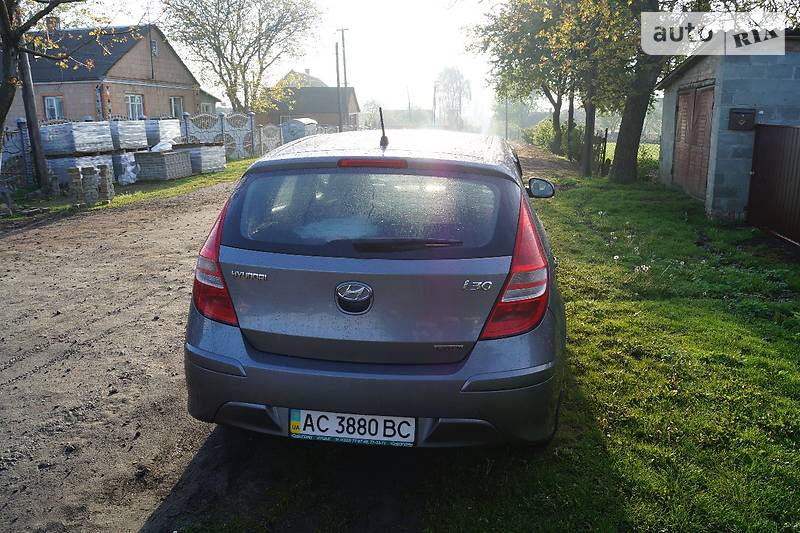 Хэтчбек Hyundai i30 2011 в Луцке
