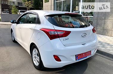Хэтчбек Hyundai i30 2013 в 
