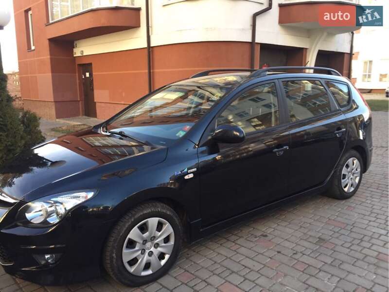 Універсал Hyundai i30 2010 в Івано-Франківську