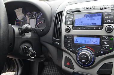 Хетчбек Hyundai i30 2009 в 