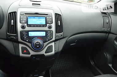 Хетчбек Hyundai i30 2009 в 