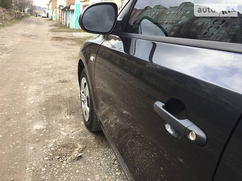 Хетчбек Hyundai i30 2010 в Рівному фото 10 Хетчбек Hyundai i30 2010 в Рівному