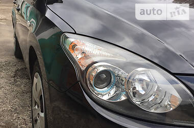 Хетчбек Hyundai i30 2010 в 