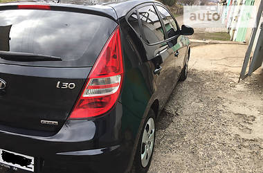 Хетчбек Hyundai i30 2010 в 