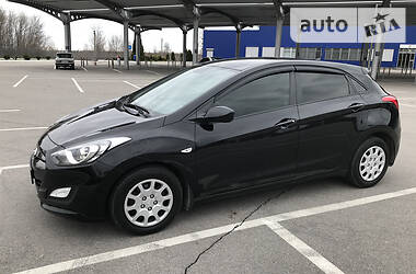 Хетчбек Hyundai i30 2013 в 