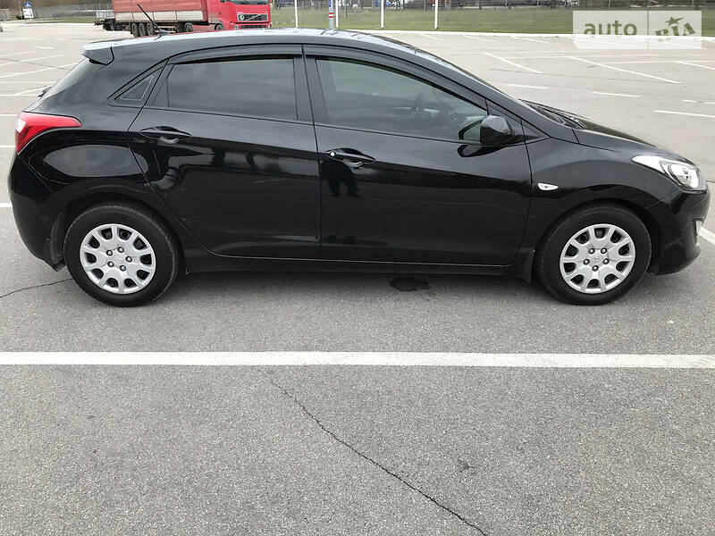 Хэтчбек Hyundai i30 2013 в Запорожье