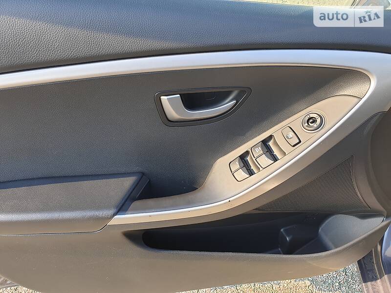 Хэтчбек Hyundai i30 2016 в Киеве