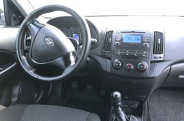 Хетчбек Hyundai i30 2009 в 