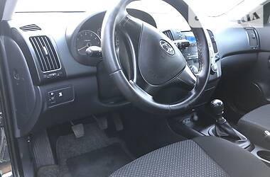Хетчбек Hyundai i30 2009 в 
