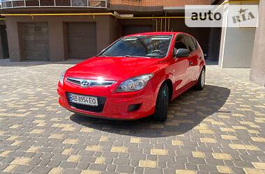 Хетчбек Hyundai i30 2008 в 