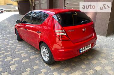 Хетчбек Hyundai i30 2008 в 