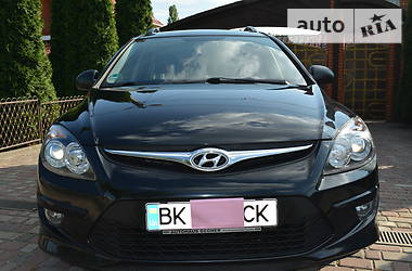 Универсал Hyundai i30 2010 в Ровно