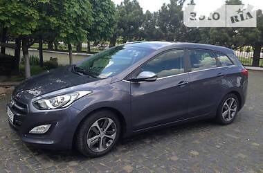 Универсал Hyundai i30 2015 в Ровно