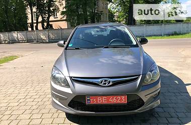 Хэтчбек Hyundai i30 2011 в Бродах