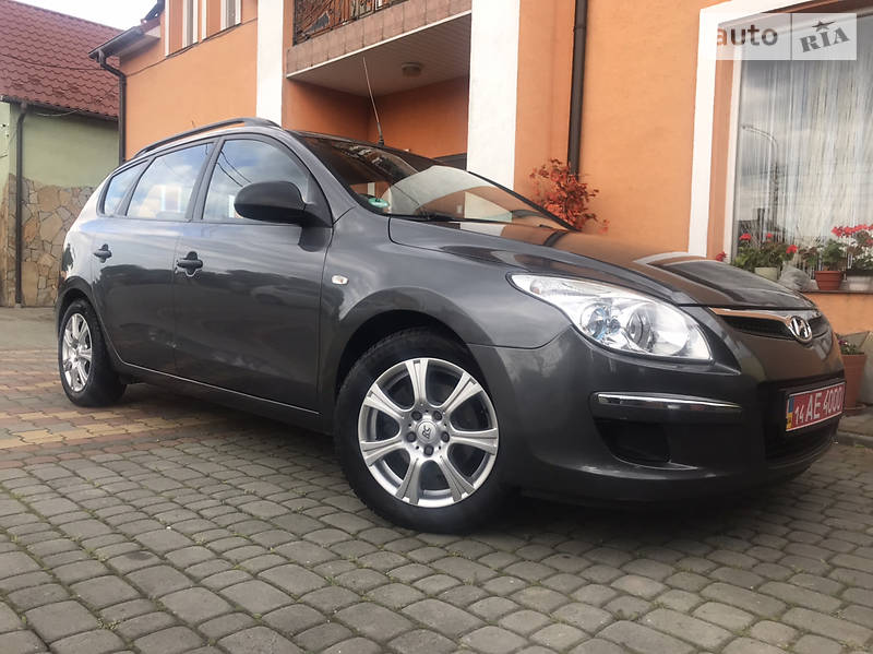 Универсал Hyundai i30 2008 в Самборе