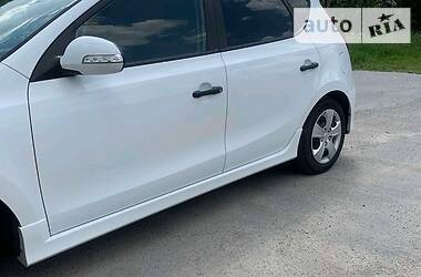 Седан Hyundai i30 2011 в 