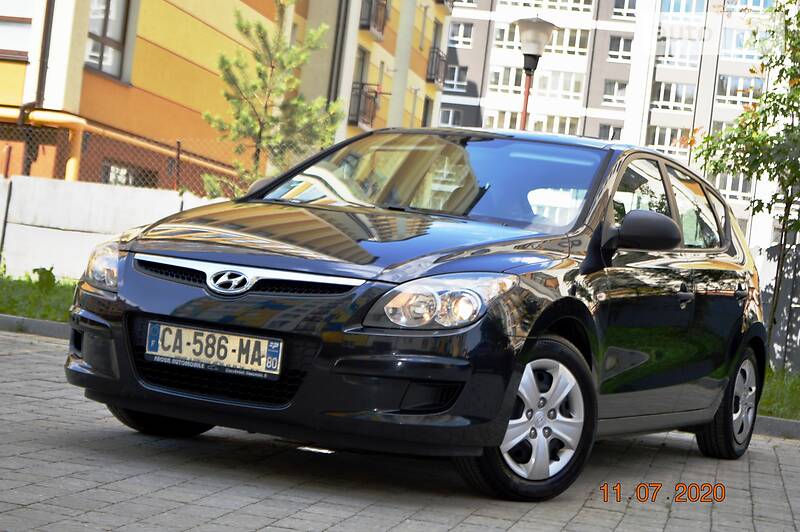 Хэтчбек Hyundai i30 2010 в Ивано-Франковске