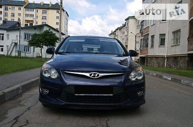Хетчбек Hyundai i30 2010 в 