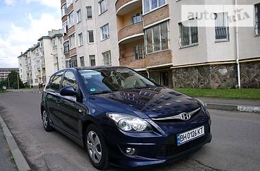 Хетчбек Hyundai i30 2010 в 