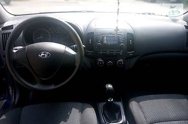 Хетчбек Hyundai i30 2010 в 