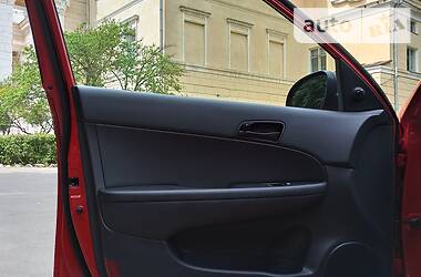 Хетчбек Hyundai i30 2009 в 