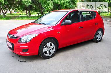 Хетчбек Hyundai i30 2009 в 