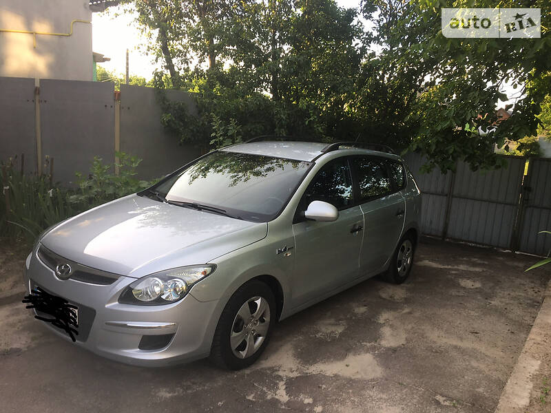 Универсал Hyundai i30 2010 в Житомире