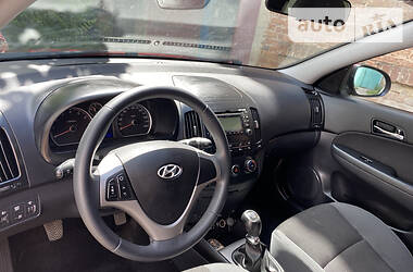 Универсал Hyundai i30 2010 в Днепре