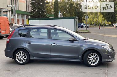 Универсал Hyundai i30 2011 в Черкассах