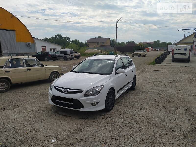 Универсал Hyundai i30 2010 в Ивано-Франковске