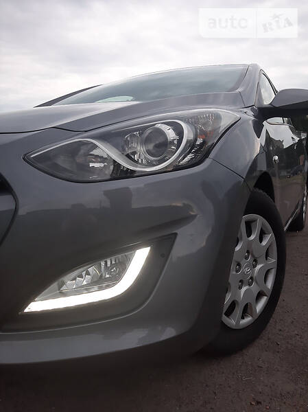 Хетчбек Hyundai i30 2012 в Шептицькому