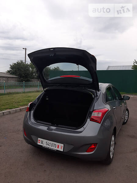Хетчбек Hyundai i30 2012 в Шептицькому