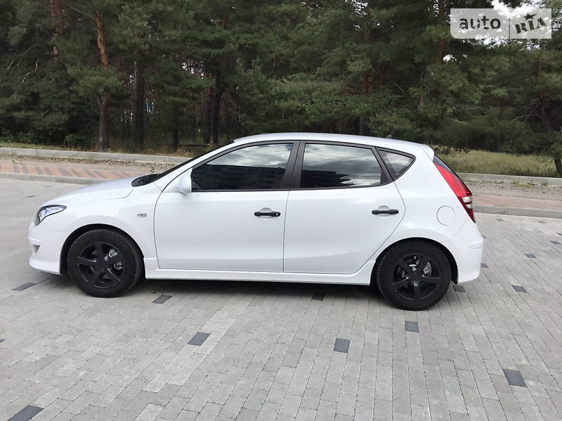 Хетчбек Hyundai i30 2010 в Києві