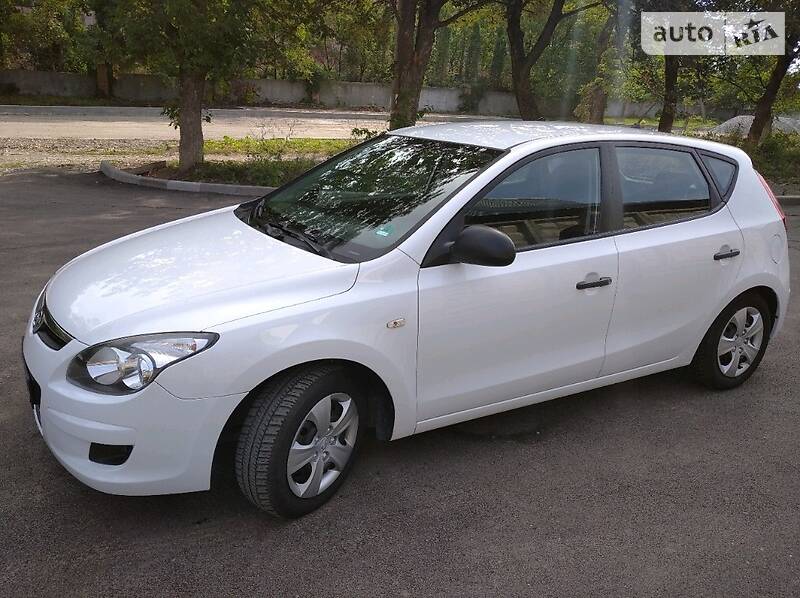 Хэтчбек Hyundai i30 2009 в Каменец-Подольском