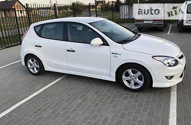 Хэтчбек Hyundai i30 2011 в Луцке