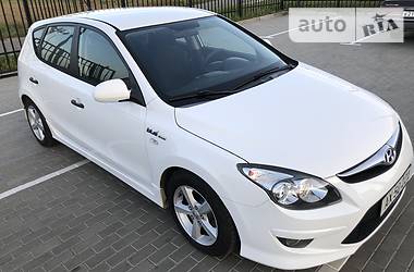 Хэтчбек Hyundai i30 2011 в Луцке