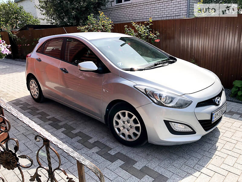 Хэтчбек Hyundai i30 2014 в Житомире