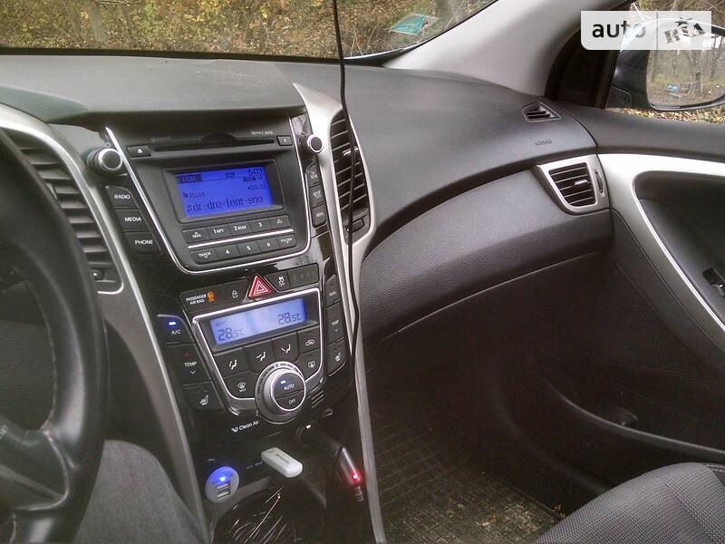 Универсал Hyundai i30 2012 в Каменец-Подольском