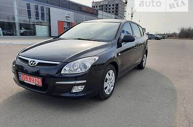 Универсал Hyundai i30 2010 в Полтаве