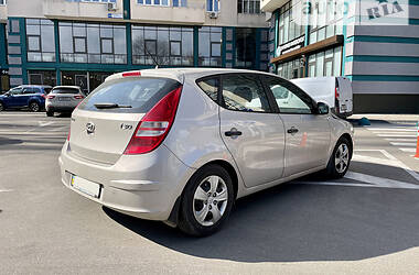 Хэтчбек Hyundai i30 2010 в Киеве